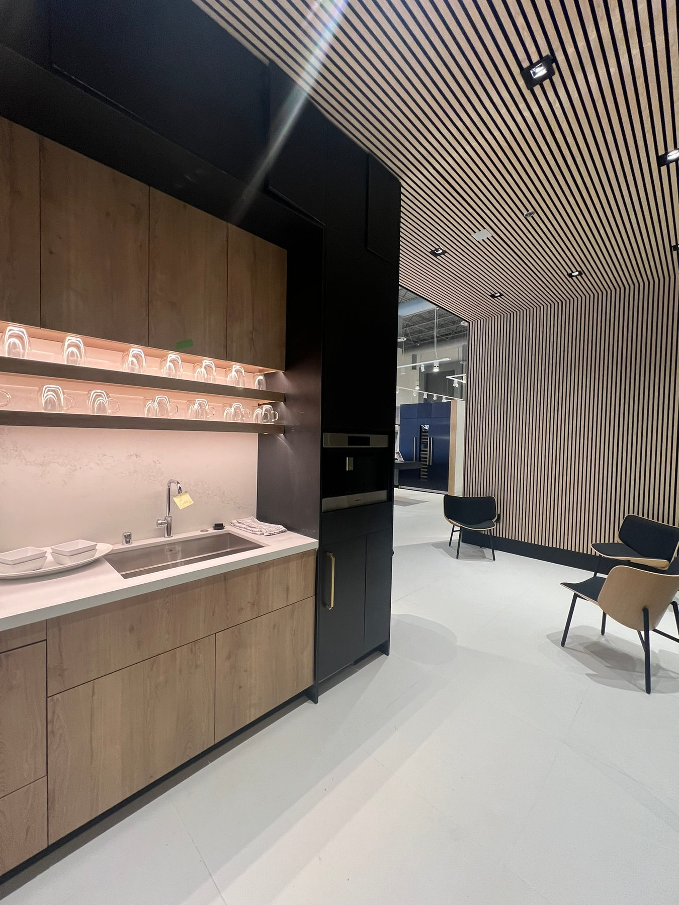 Customer lounge at WDC La Quinta with accent and under-cabinet lighting